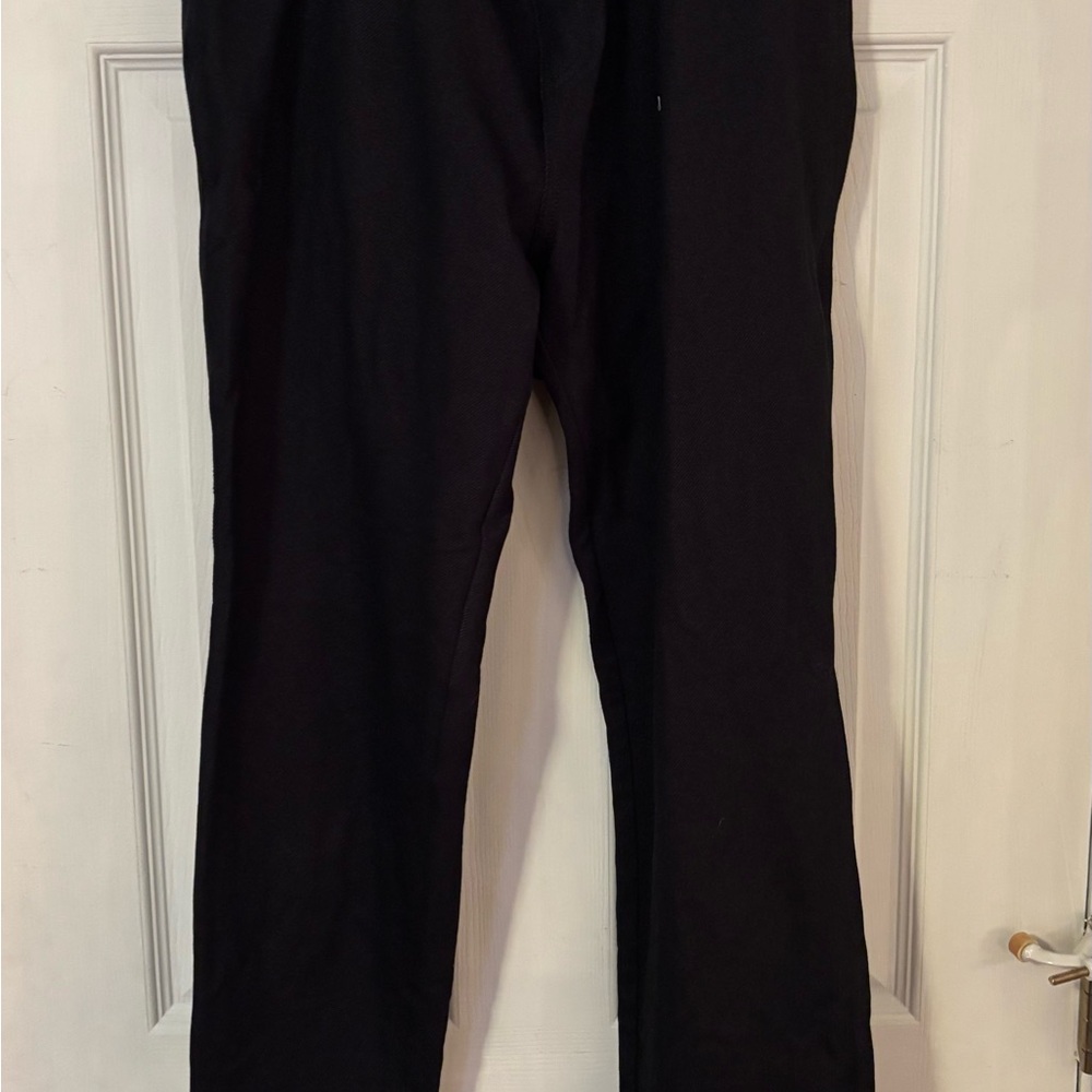 Black Leggings w Smooth Fabric & Full-Length Design AT LOWEST SUGGESTED LISTING